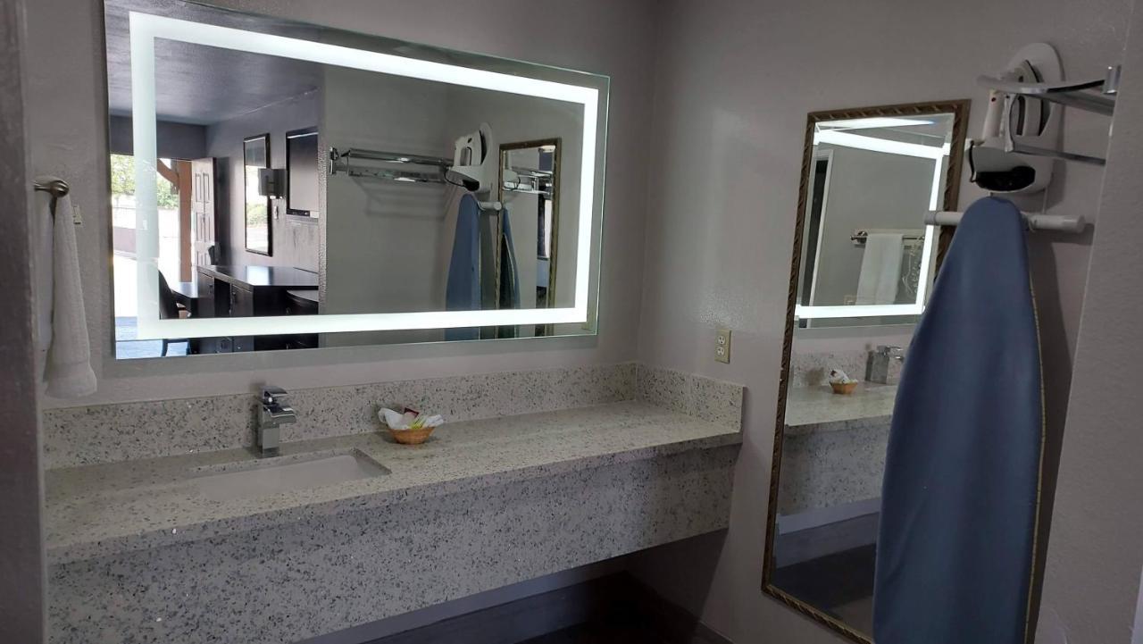 Regency Inn Norco Zewnętrze zdjęcie